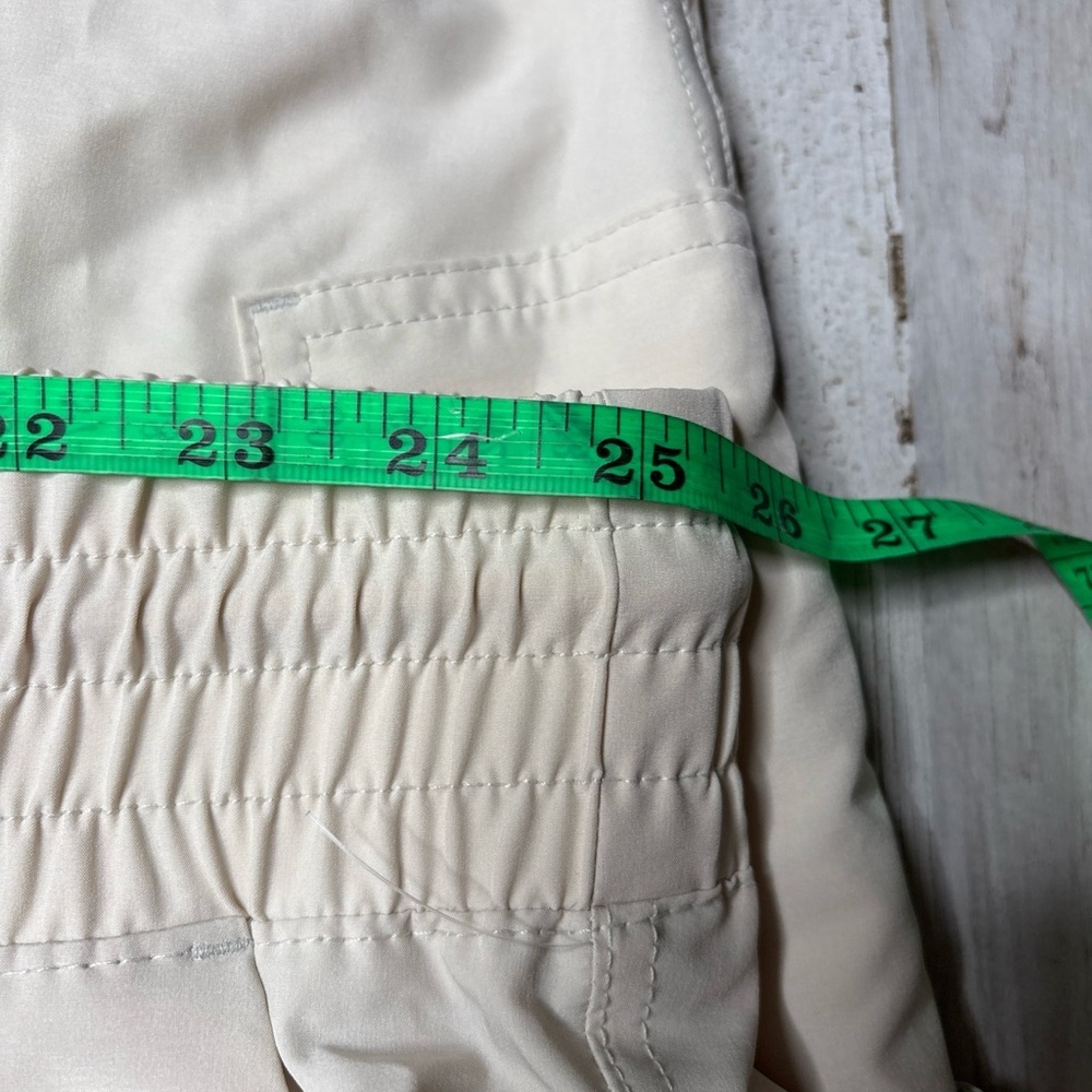 Old Navy Strechtech Lightweight Jogger Womens Cream Cargo Pants 3X & 4X - Picture 5 of 16